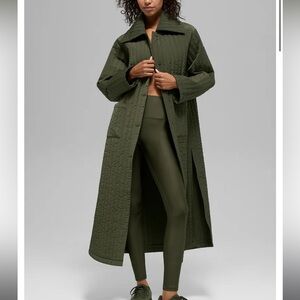 LIMITED COLOR green olive Alo yoga quilted skyline long coat